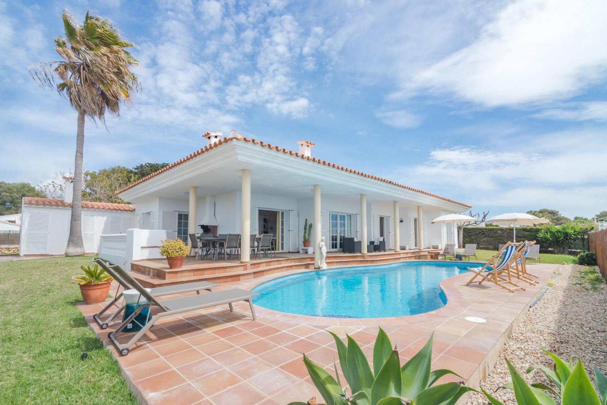 Maricel Villa *